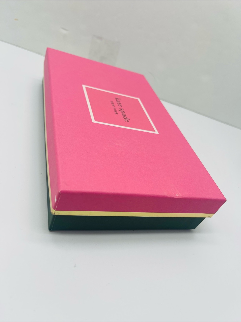 Kate Spade Bright Pink Gift Box - Picture 3 of 16